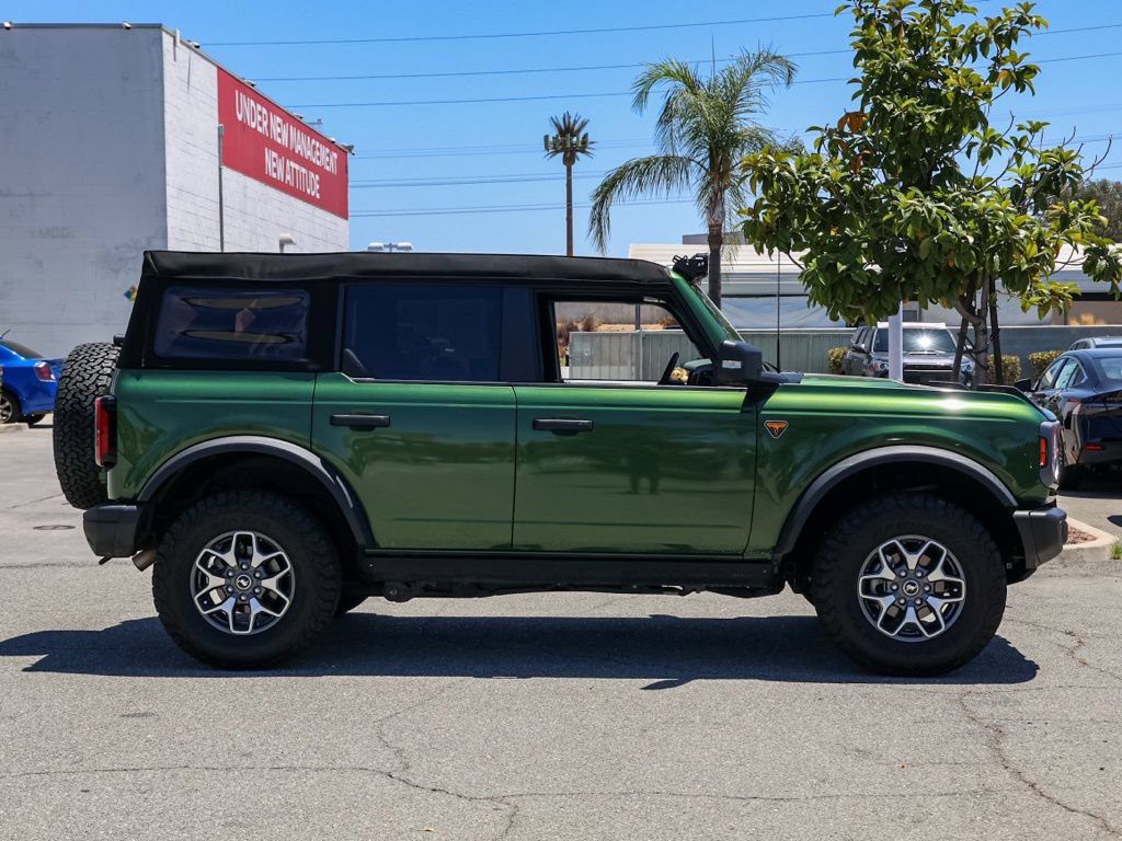 Used 2023 Ford Bronco Badlands AWD/4WD image 3