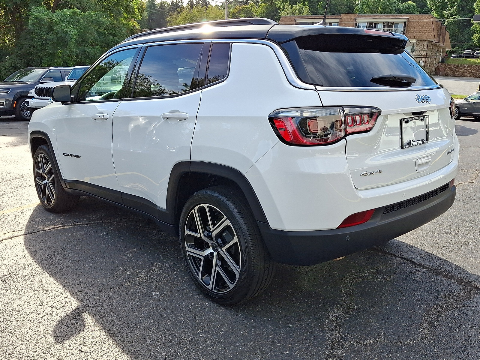 Certified 2025 Jeep Compass Limited AWD/4WD image 4