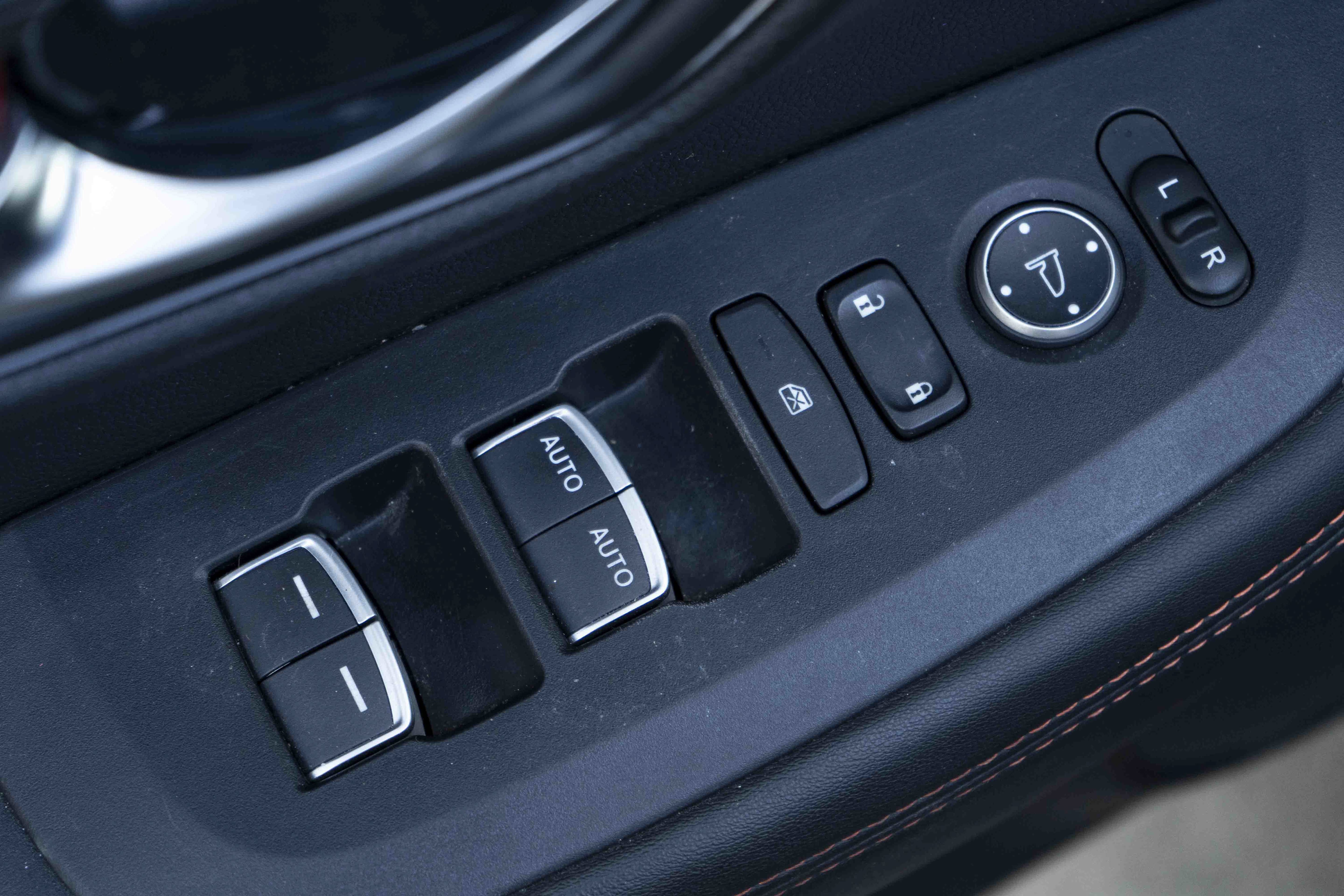Certified 2025 Honda HR-V Sport image 36