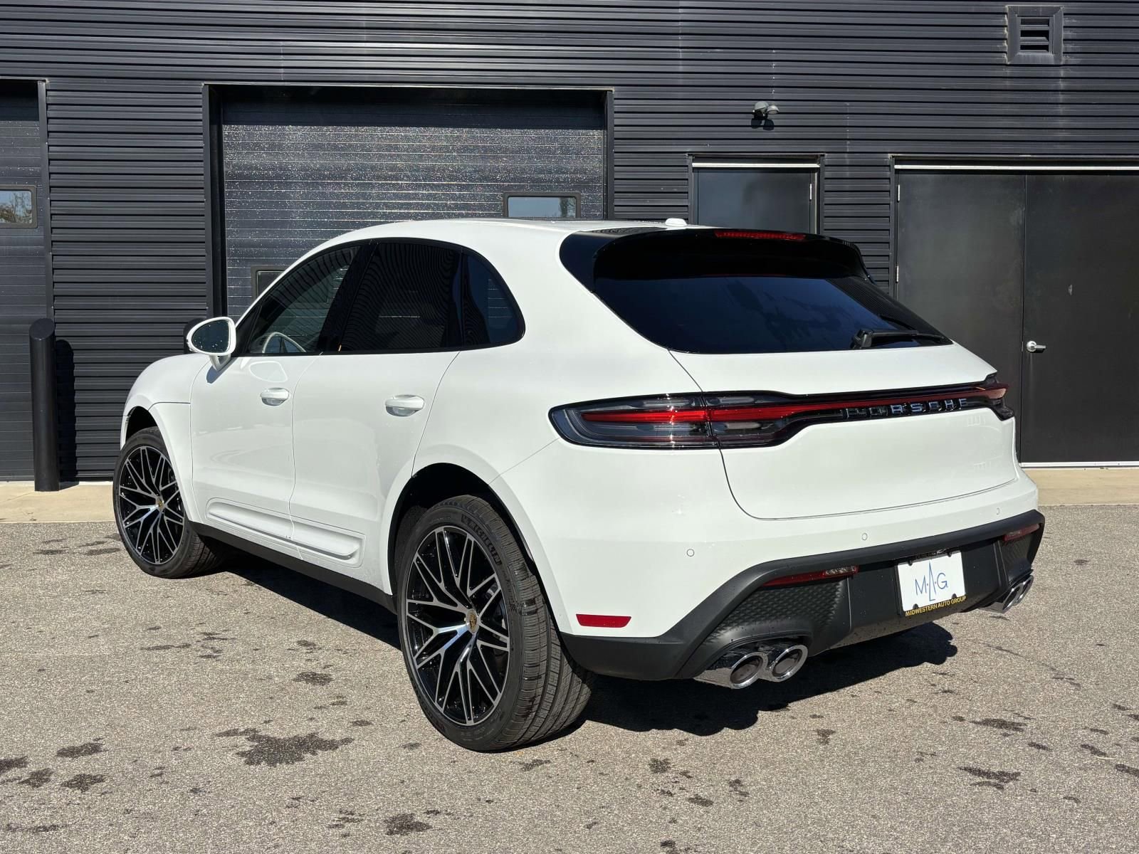 Used 2026 Porsche Macan AWD/4WD image 8