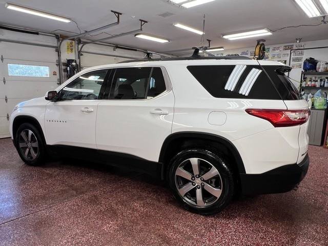 Used 2019 Chevrolet Traverse LT w/ LT Premium Package AWD/4WD image 2