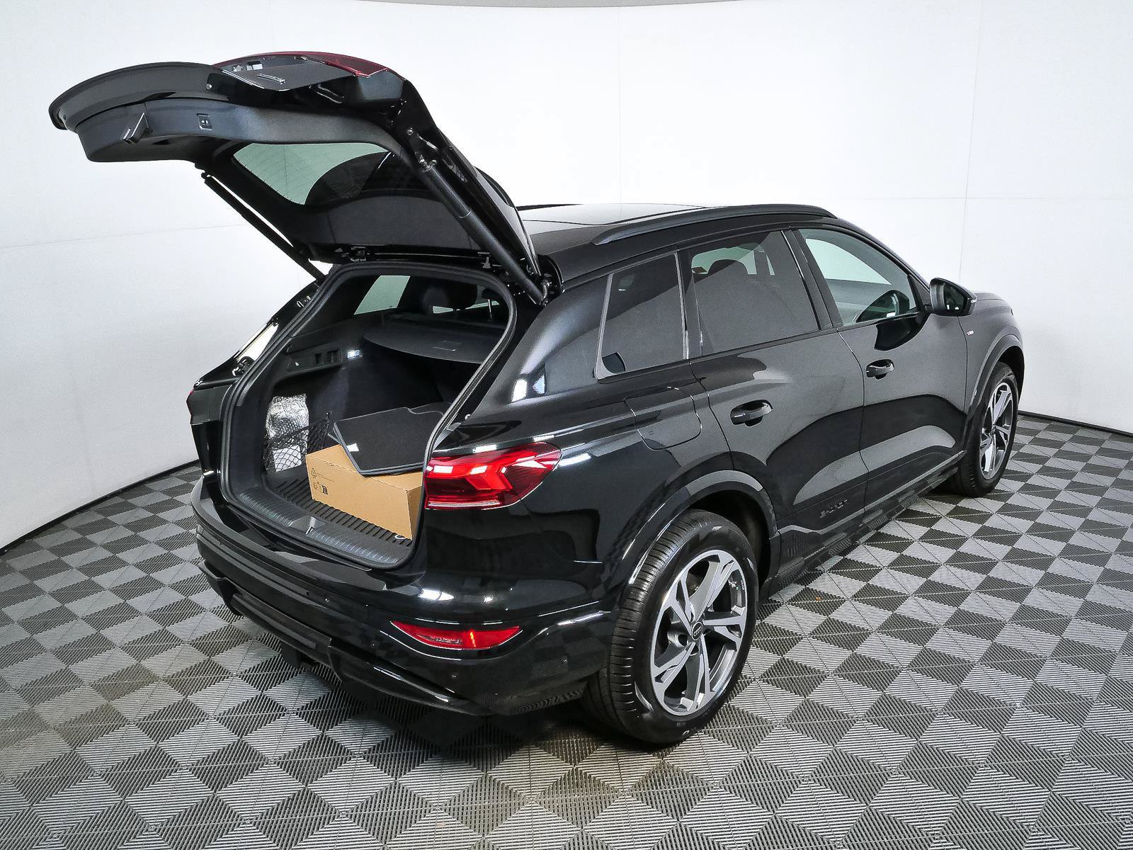 New 2027 Audi Q6 e-tron Premium Plus AWD/4WD image 29
