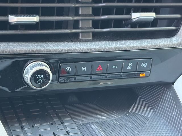 Used 2025 Ford Explorer Platinum w/ Ultimate Package AWD/4WD image 35