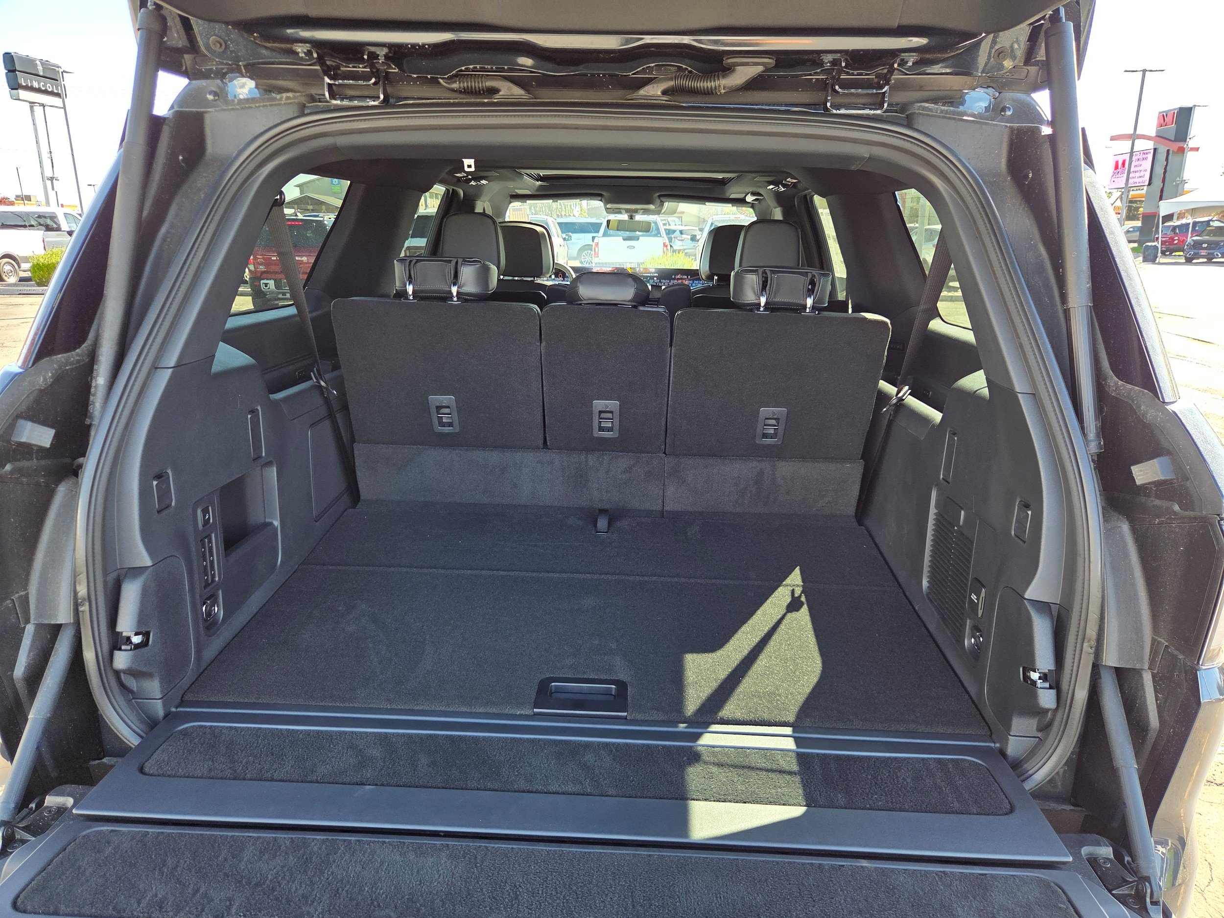 New 2026 Lincoln Navigator L Reserve w/ Jet Appearance Package AWD/4WD image 29