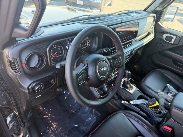 Used 2024 Jeep Gladiator Rubicon w/ Convenience Group AWD/4WD image 13