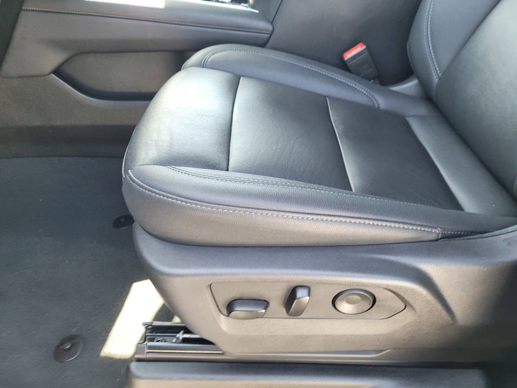 Used 2025 Chevrolet Tahoe LT AWD/4WD image 18
