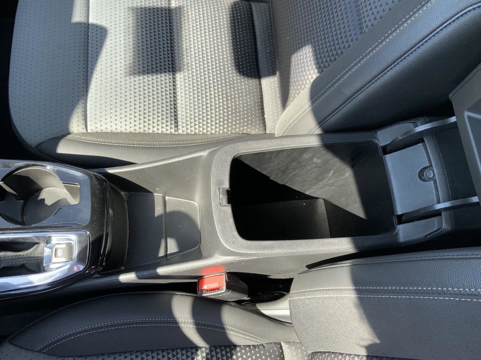 Used 2025 Chevrolet Trax LT w/ LT Convenience Package image 48