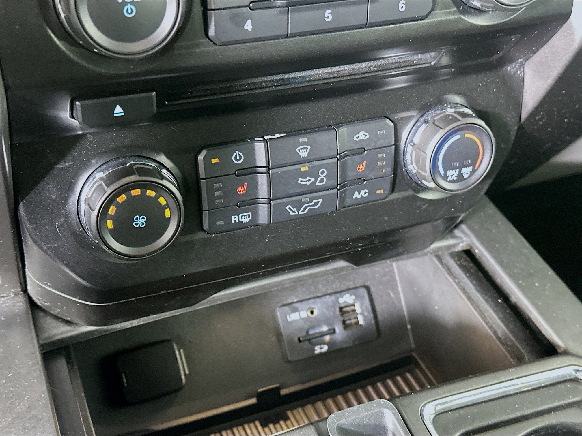 Used 2015 Ford F150 XLT w/ Equipment Group 302A Luxury image 24