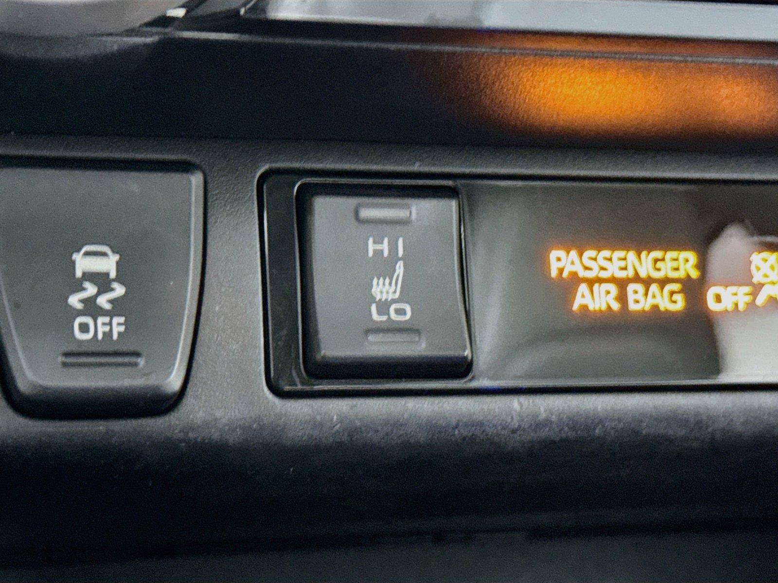 Certified 2021 Toyota RAV4 XLE Premium AWD/4WD image 7