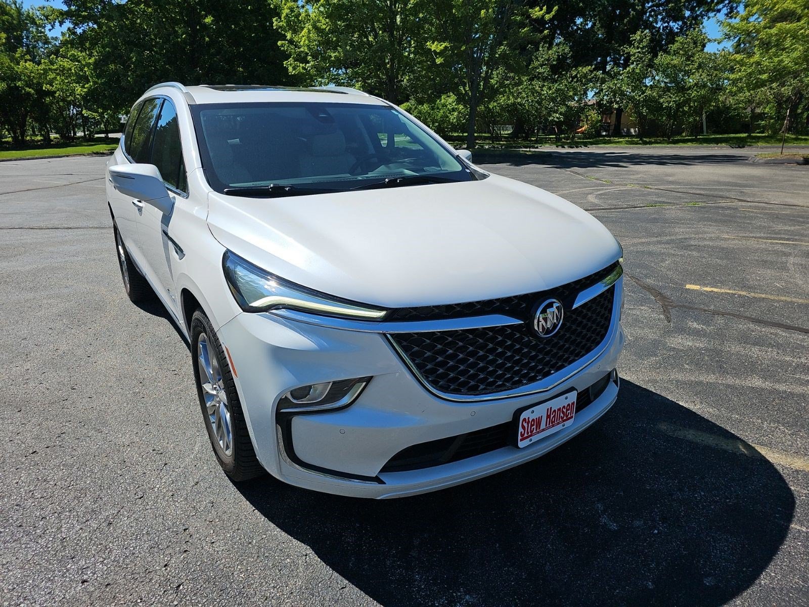 Used 2023 Buick Enclave Avenir w/ Trailering Package, 5000 lbs. AWD/4WD image 8