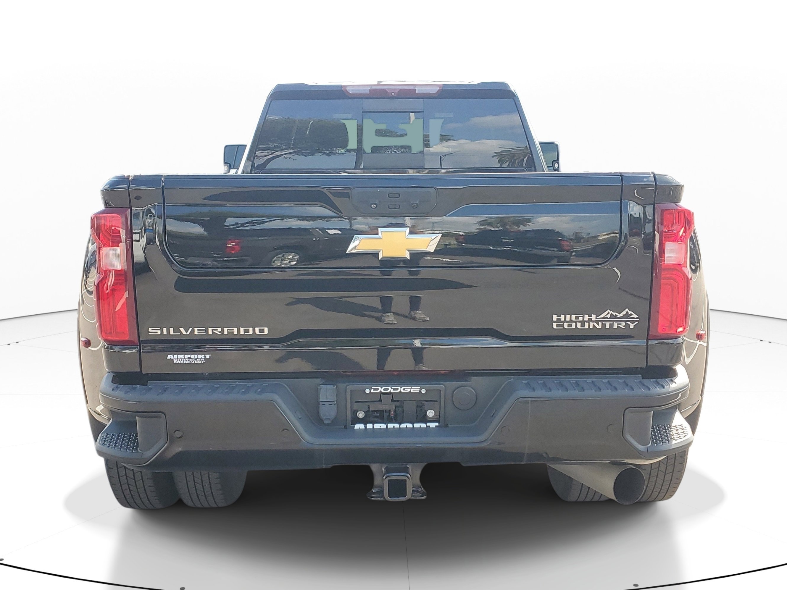 Used 2022 Chevrolet Silverado 3500 High Country w/ Safety Package II AWD/4WD image 6