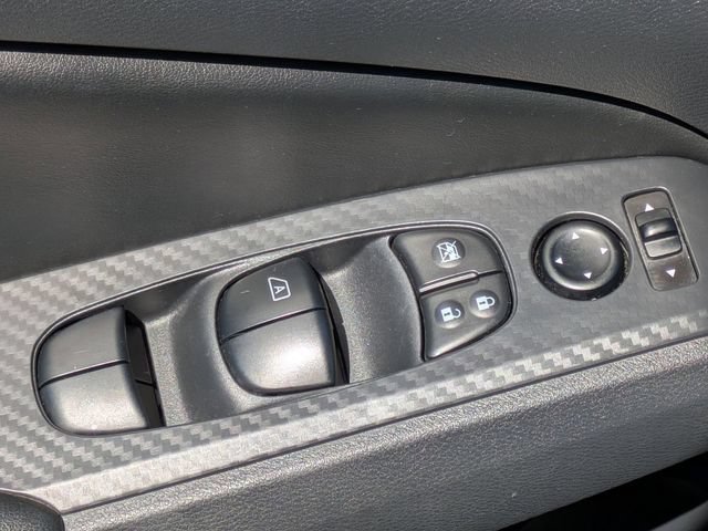 Used 2025 Nissan Altima 2.5 SV FWD image 15