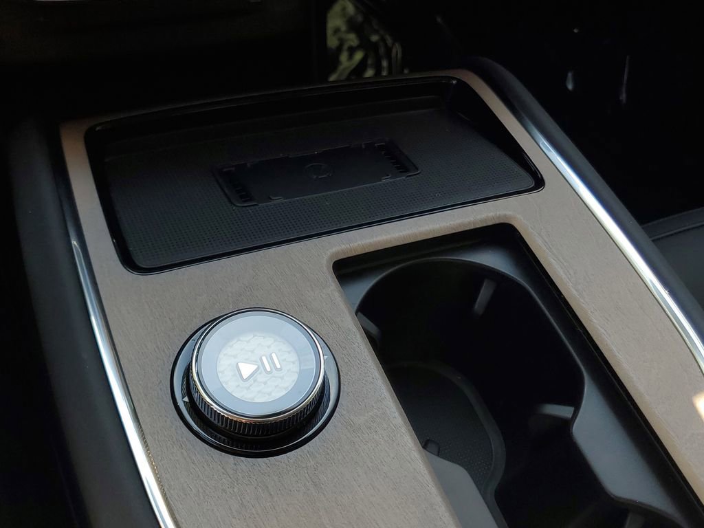 Certified 2025 Volvo EX90 Plus AWD/4WD image 27
