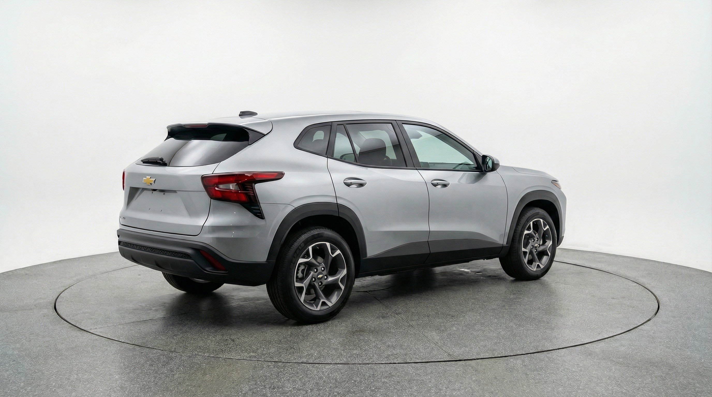 Used 2025 Chevrolet Trax LT FWD image 9