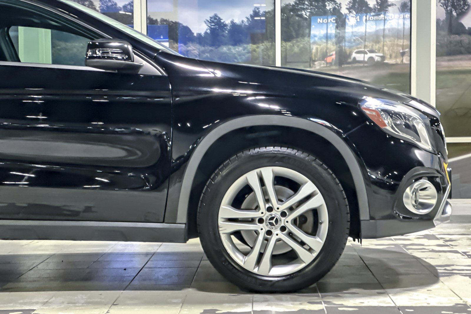 Used 2018 Mercedes-Benz GLA 250 4MATIC image 35