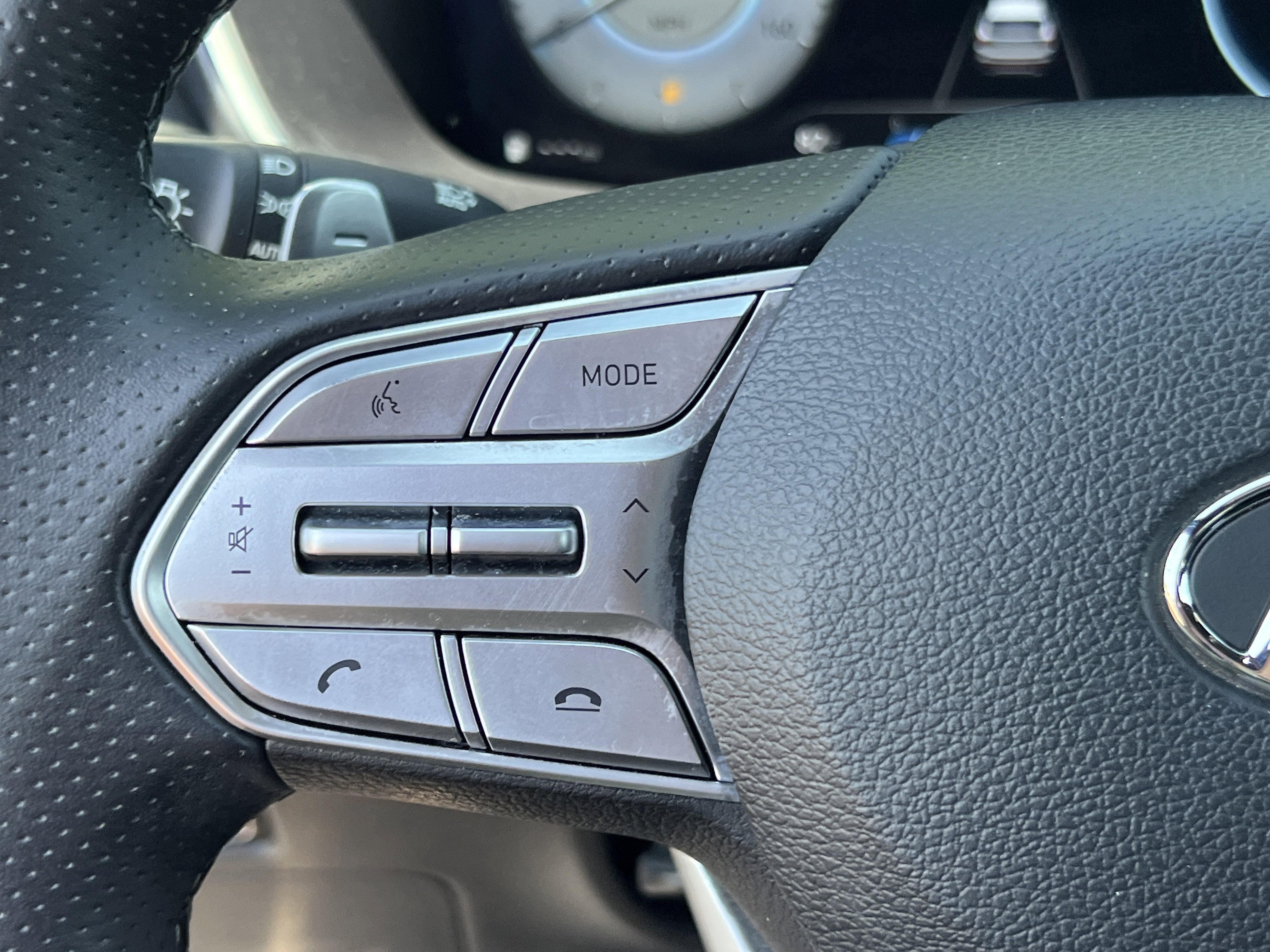 Used 2023 Hyundai Santa Fe Calligraphy image 39