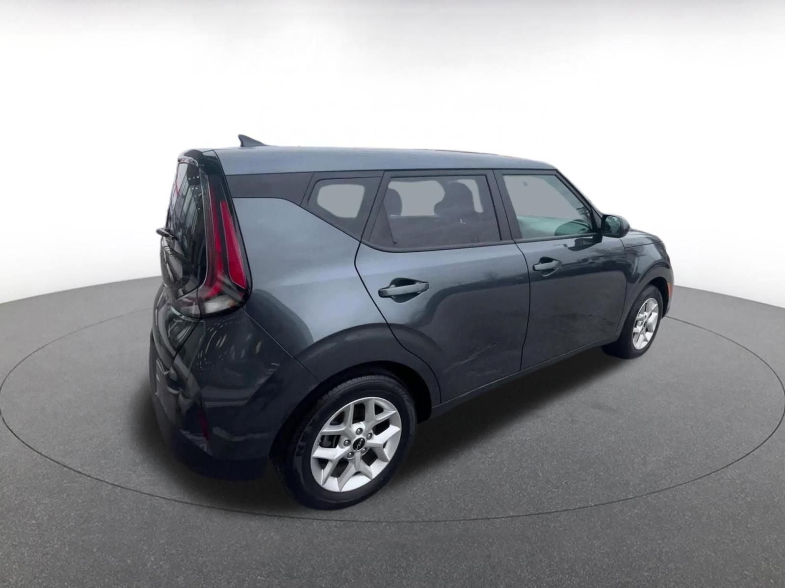 Used 2025 Kia Soul LX w/ LX Technology Package image 15