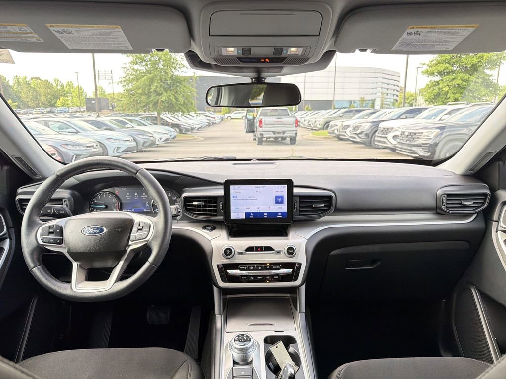 Used 2023 Ford Explorer XLT AWD/4WD image 21