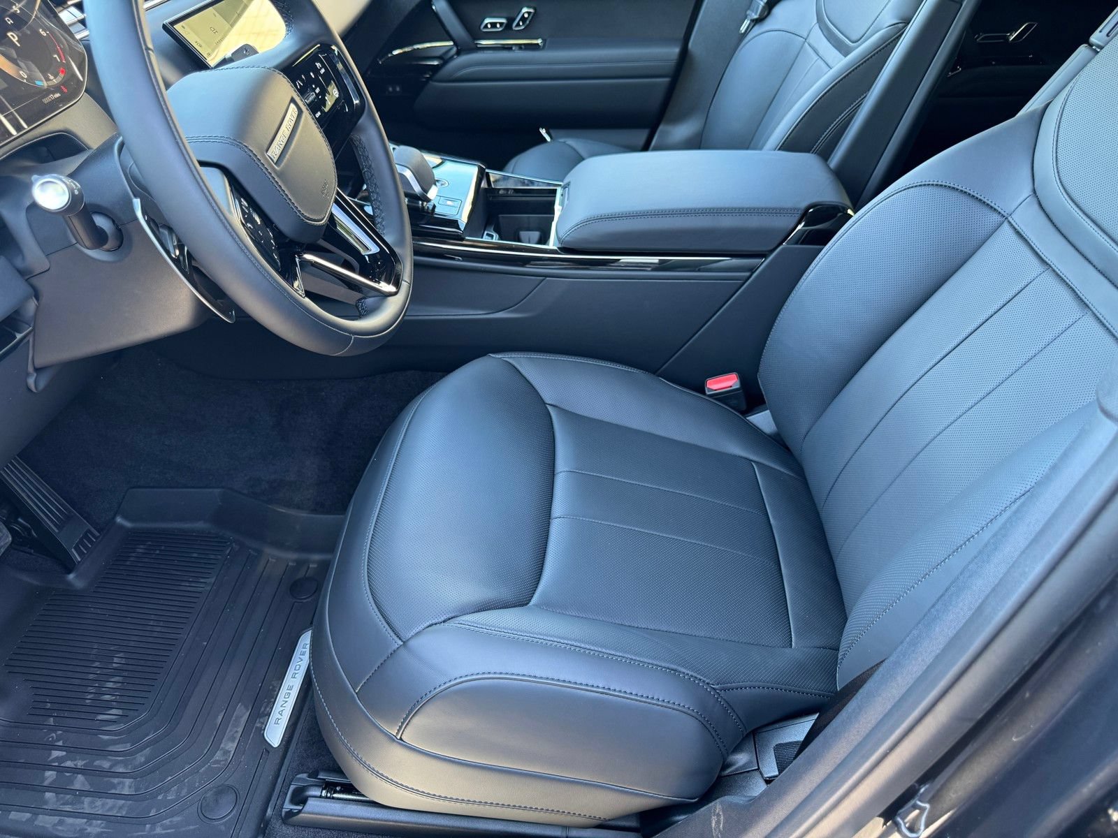 New 2026 Land Rover Range Rover Sport Dynamic SE AWD/4WD image 16