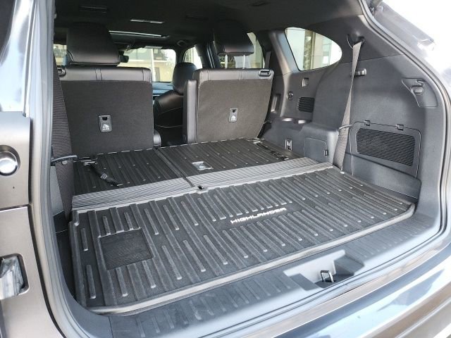 Used 2025 Toyota Highlander XSE image 24