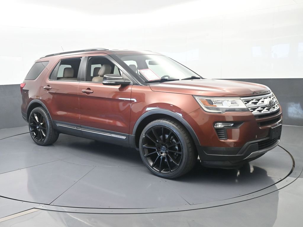 Used 2018 Ford Explorer XLT w/ Equipment Group 202A FWD image 8
