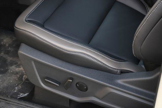 New 2026 Ford Bronco Outer Banks w/ Sasquatch Package image 17