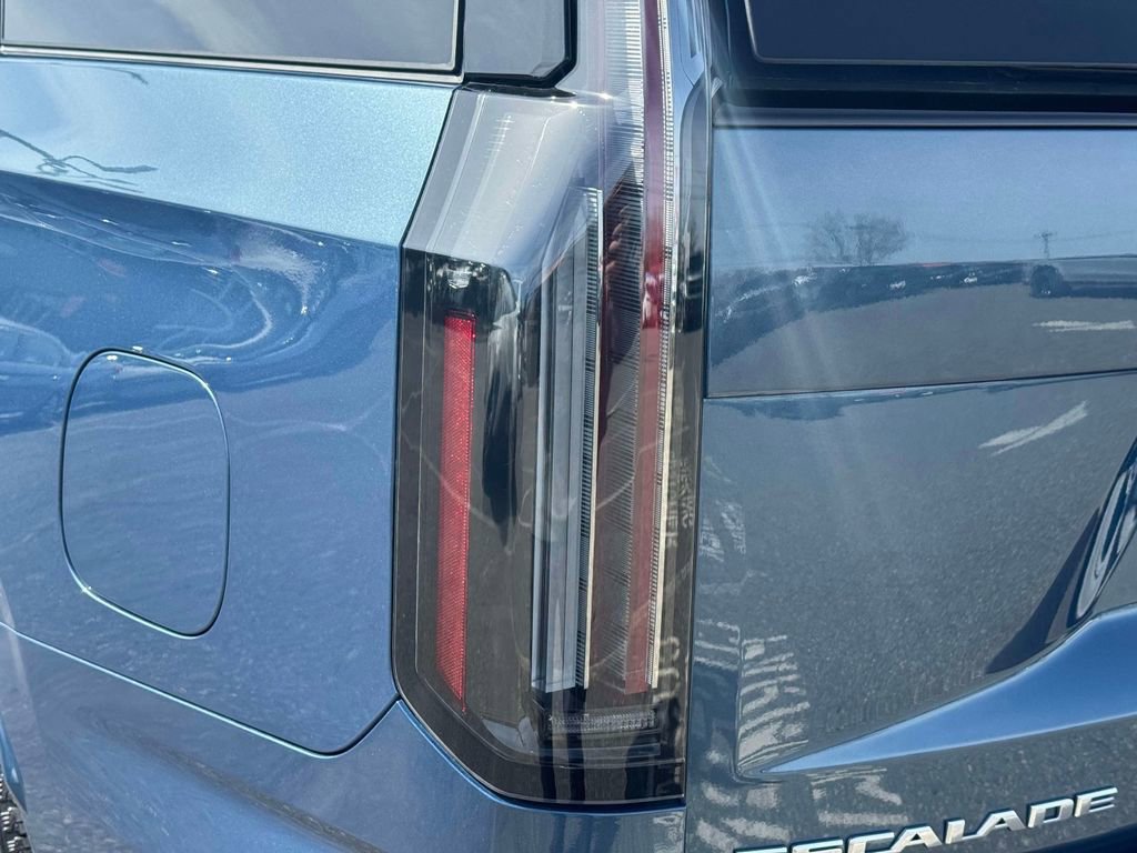 Used 2025 Cadillac Escalade Sport Platinum w/ LPO, Floor Liner Package AWD/4WD image 10