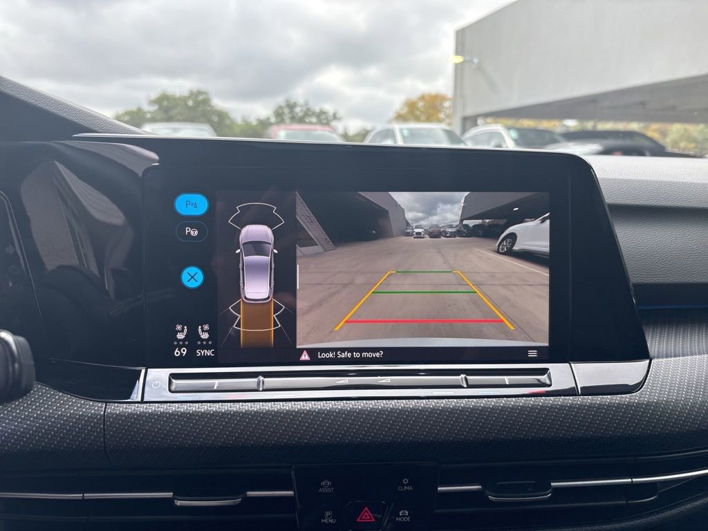 Used 2024 Volkswagen Golf R image 25