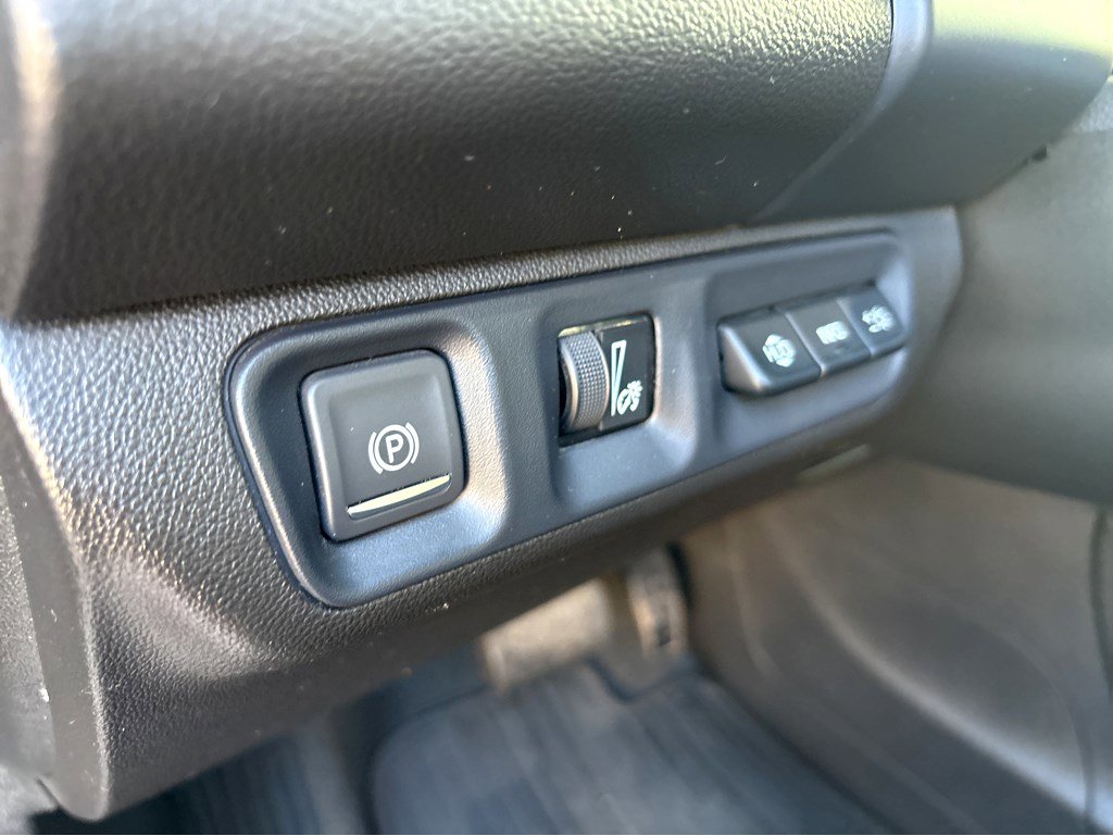 Used 2023 GMC Acadia AT4 w/ Technology Package image 18