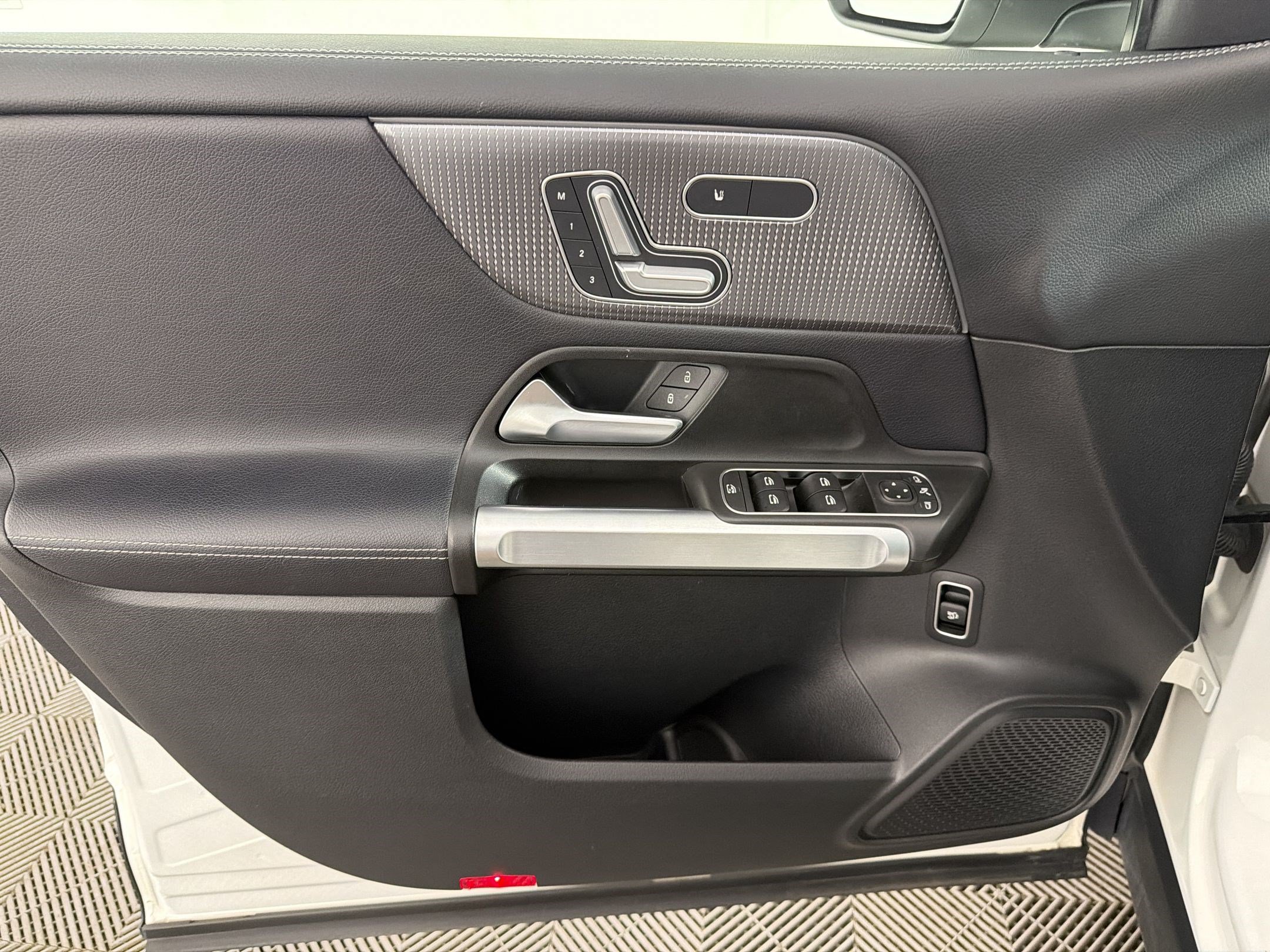 Certified 2021 Mercedes-Benz GLB 250 4MATIC image 14