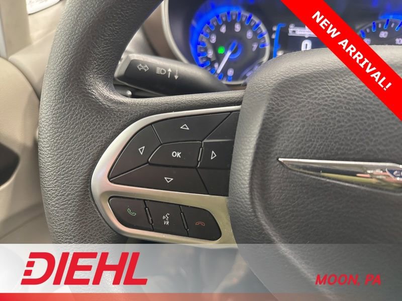 Used 2018 Chrysler Pacifica Touring Plus w/ Tire & Wheel Group image 28