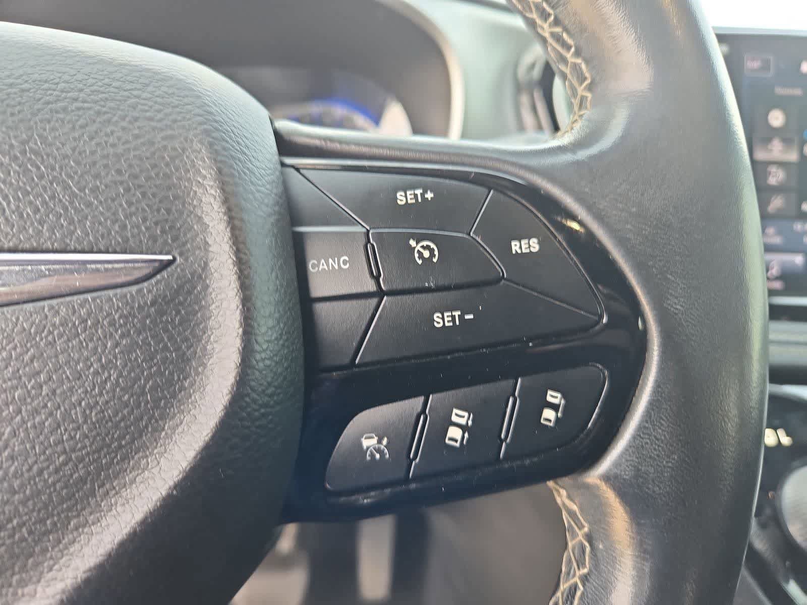 Used 2021 Chrysler Pacifica Touring w/ S Appearance Package FWD image 22