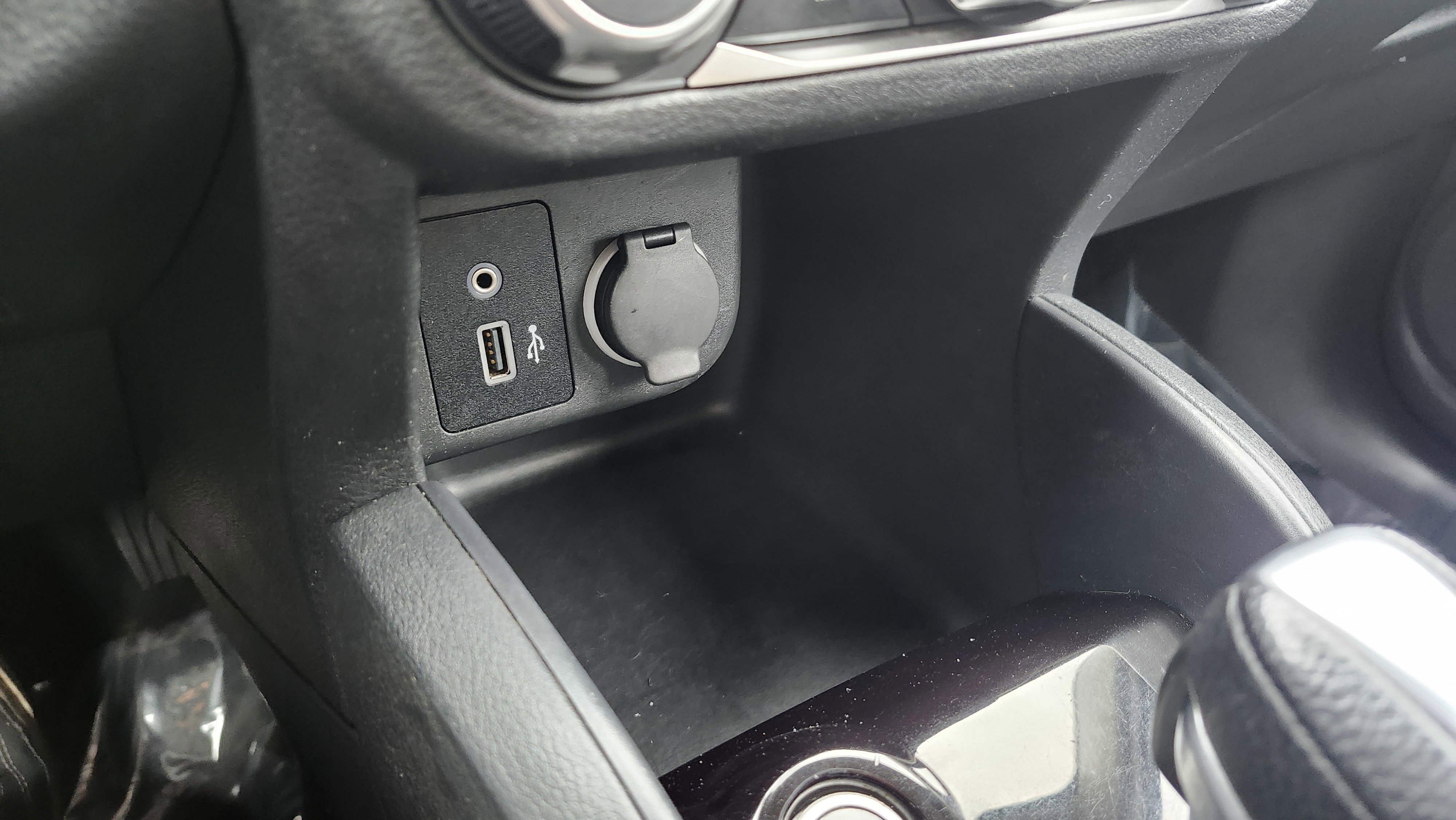 Used 2021 Nissan Kicks S image 6