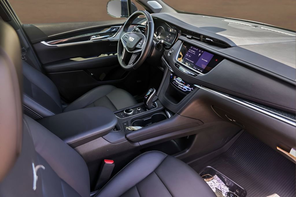 Certified 2022 Cadillac XT5 Premium Luxury w/ LPO, Floor Liner Package image 30