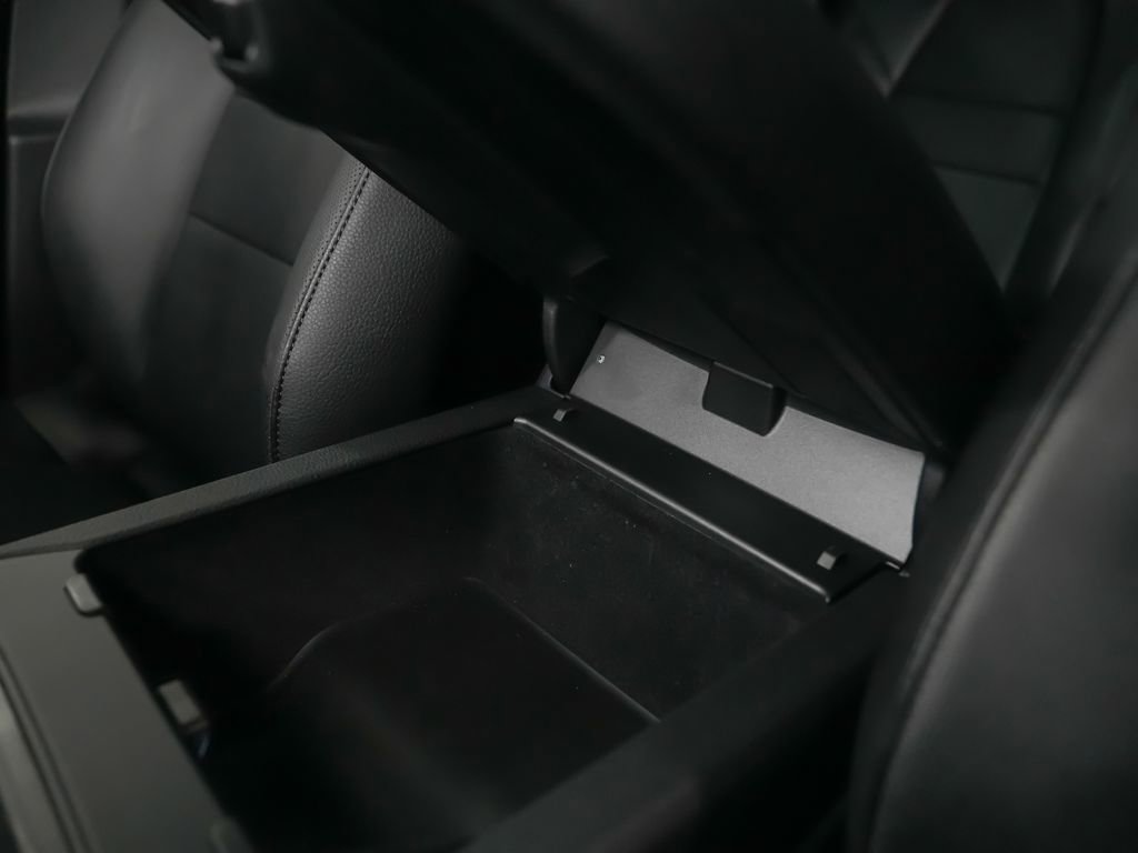 Certified 2024 Porsche Cayenne AWD/4WD image 33