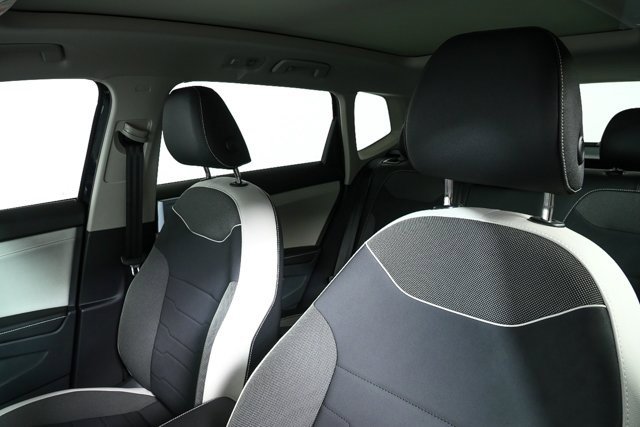 New 2026 Volkswagen Taos SE image 5