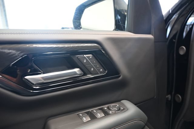 New 2026 GMC Yukon XL AT4 w/ AT4 Premium Plus Package AWD/4WD image 31