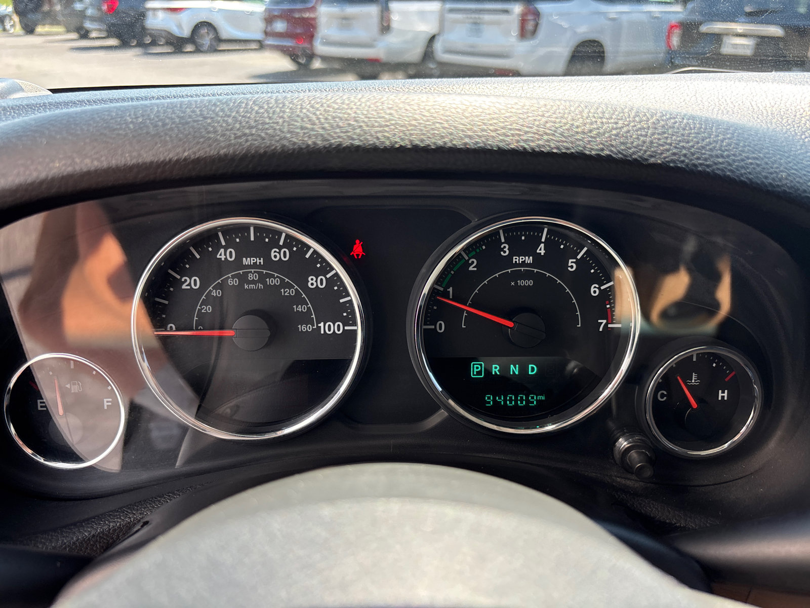 Used 2015 Jeep Wrangler Unlimited Sahara w/ Connectivity Group AWD/4WD image 13