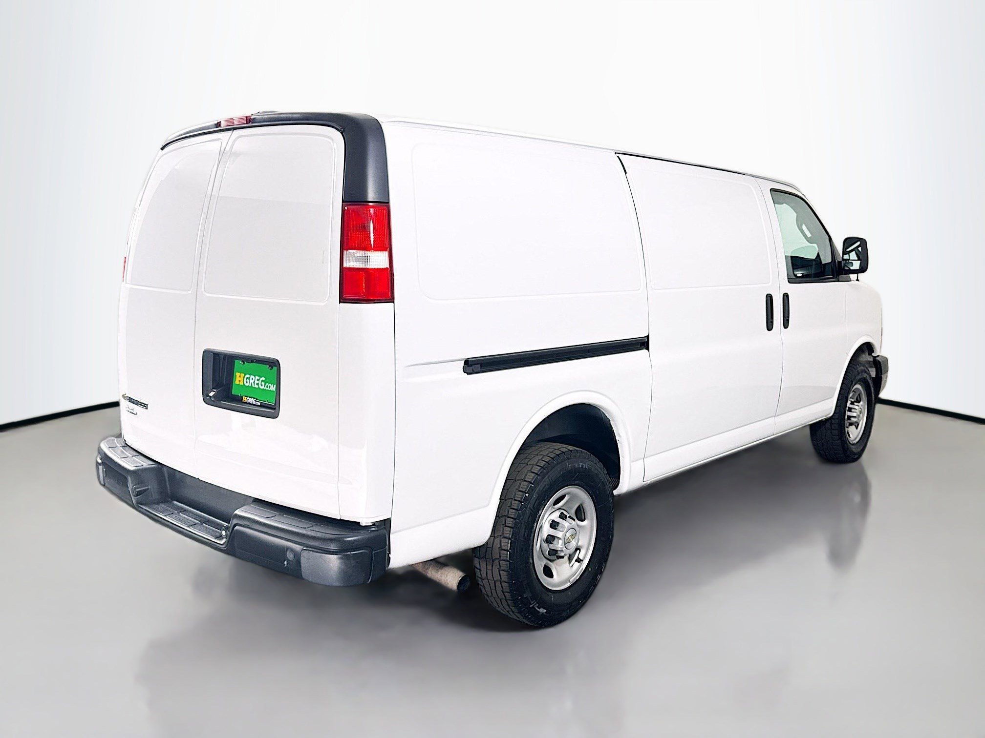 Used 2022 Chevrolet Express 2500 w/ Driver Convenience Package image 10
