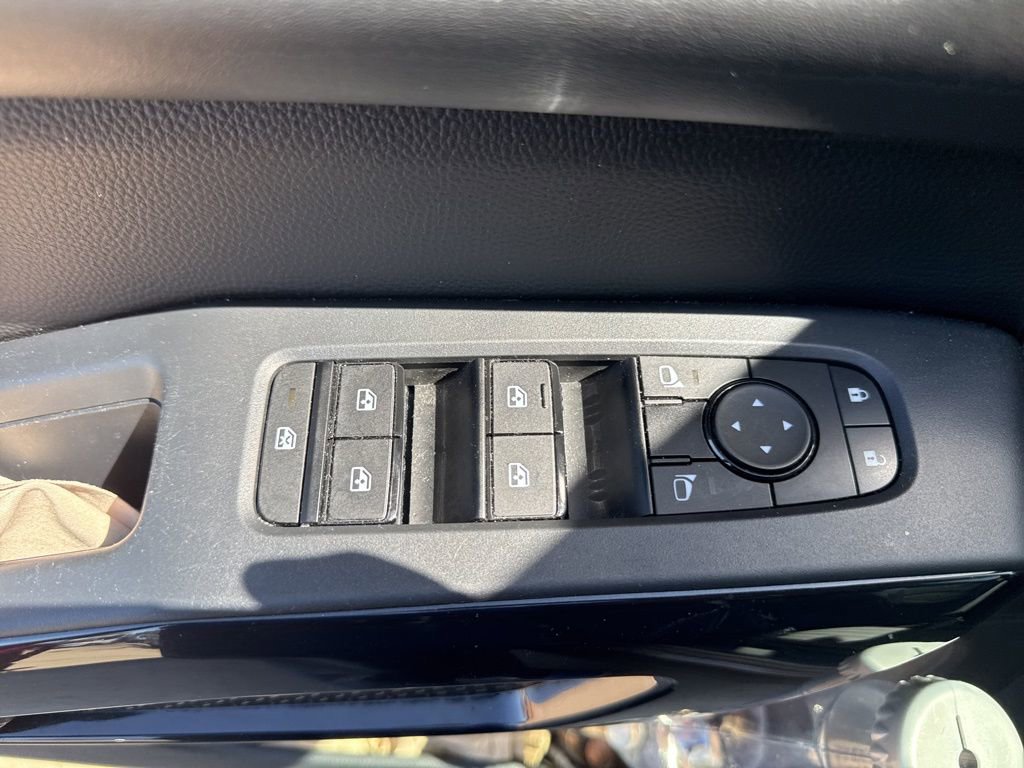 Certified 2024 Nissan Pathfinder SV image 10