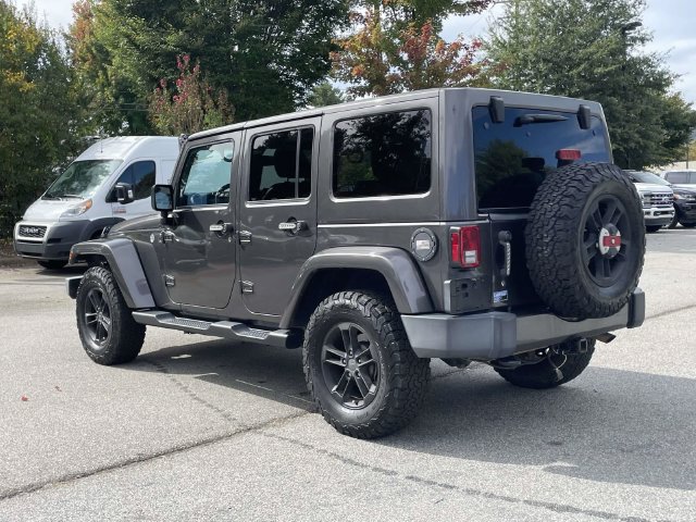Used 2017 Jeep Wrangler Unlimited Sahara w/ Connectivity Group AWD/4WD image 3