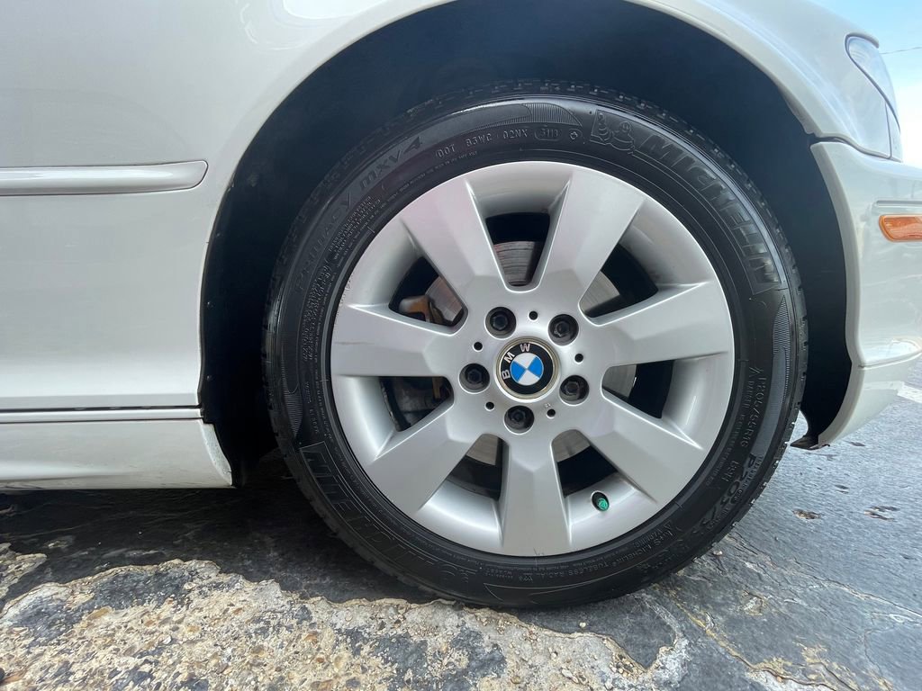 Used 2005 BMW 325Ci Convertible image 32