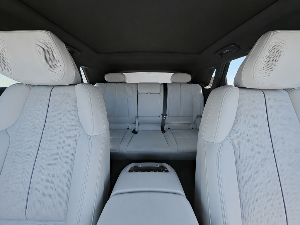New 2025 Cadillac Lyriq Luxury w/ LPO, Floor Liner Package AWD/4WD image 11