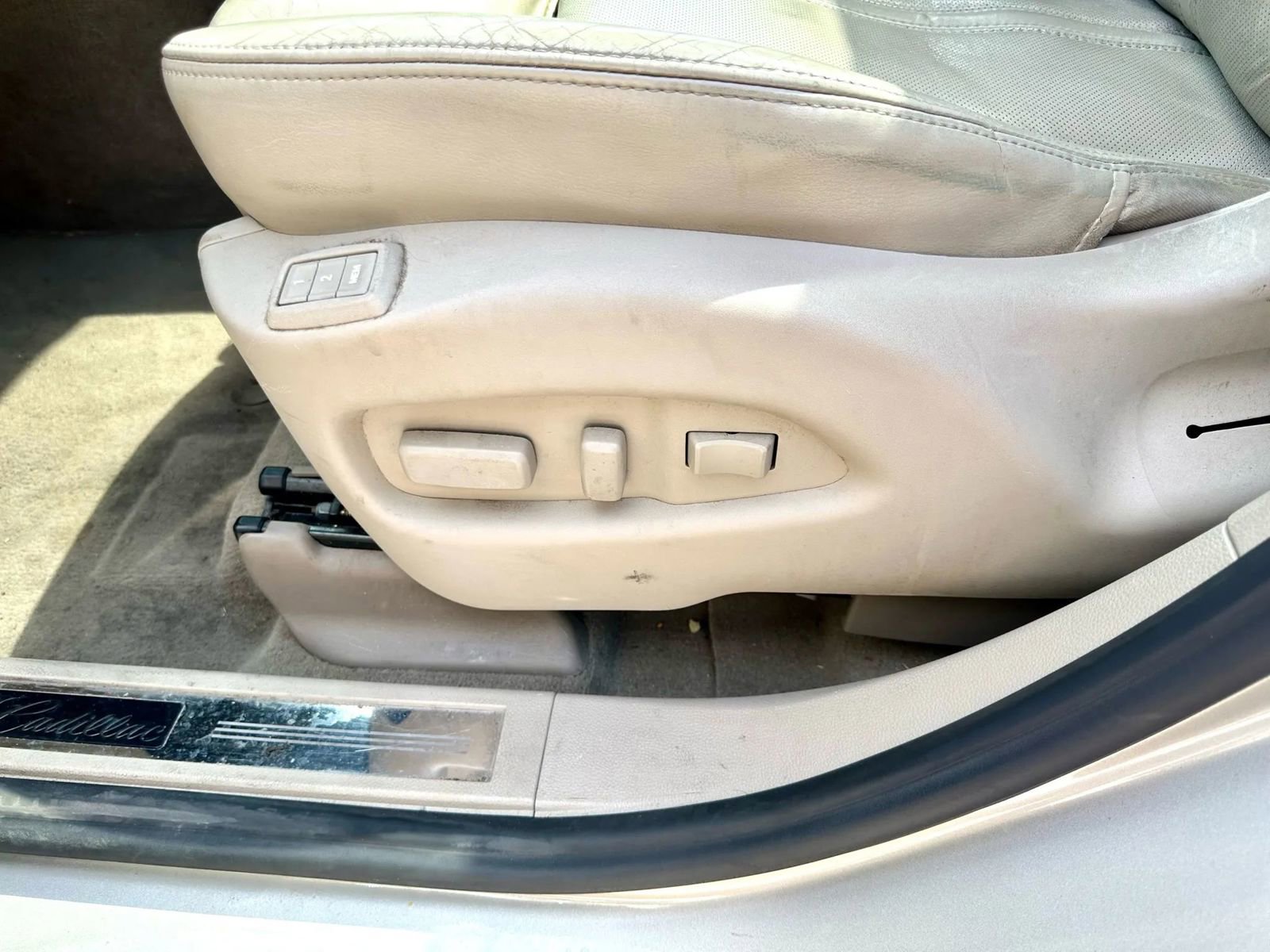 Used 2014 Cadillac SRX Premium image 36