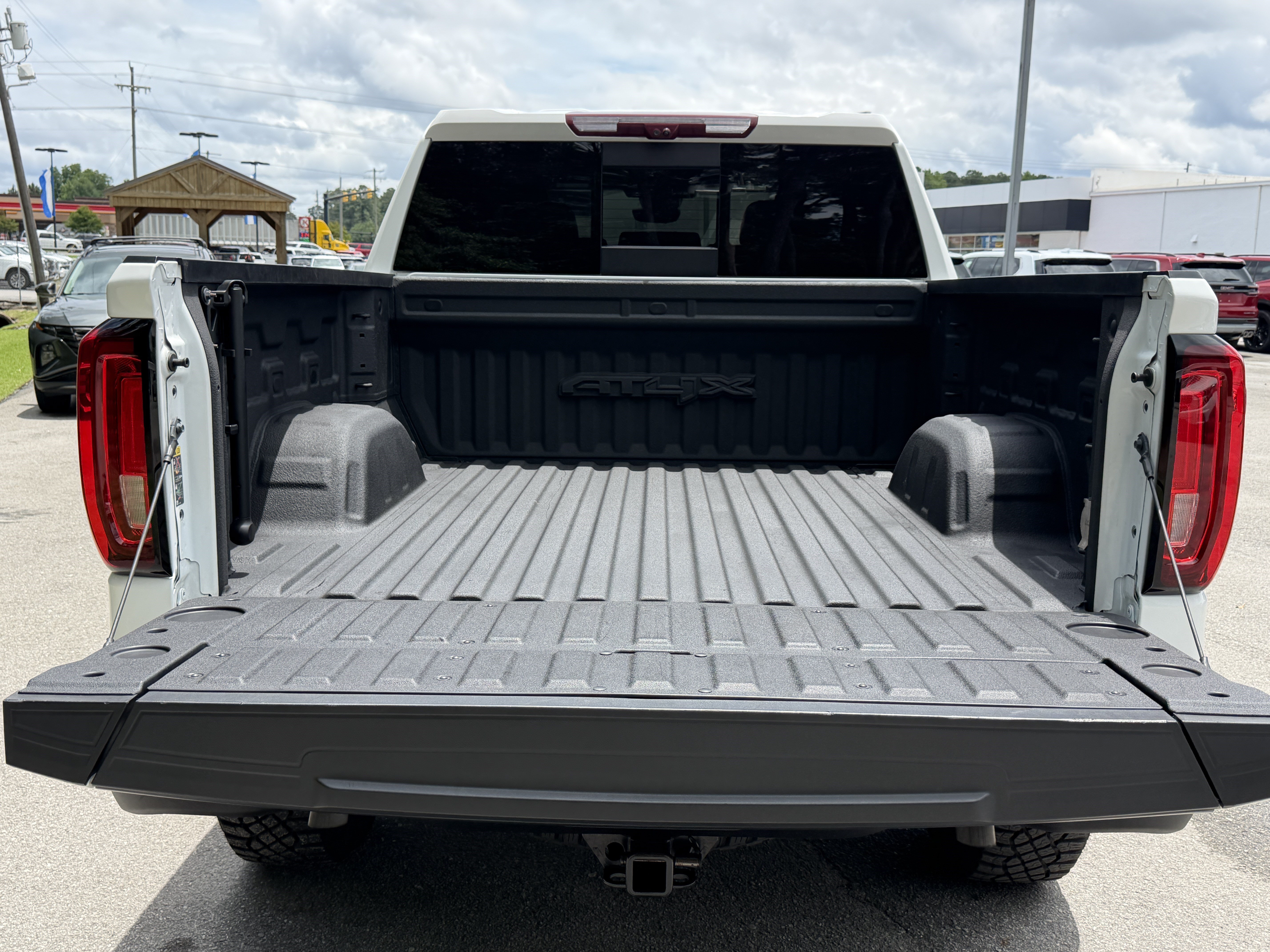 Used 2024 GMC Sierra 1500 AT4X w/ AT4X AEV Edition AWD/4WD image 4