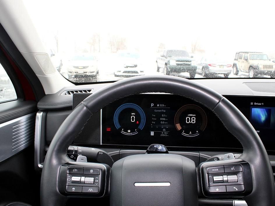 Used 2025 Hyundai Santa Fe SEL FWD image 13