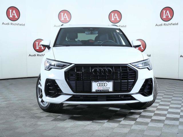 Used 2025 Audi Q3 2.0T Premium w/ Convenience Package AWD/4WD image 3