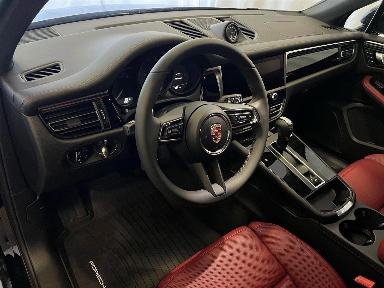 Used 2026 Porsche Macan image 4