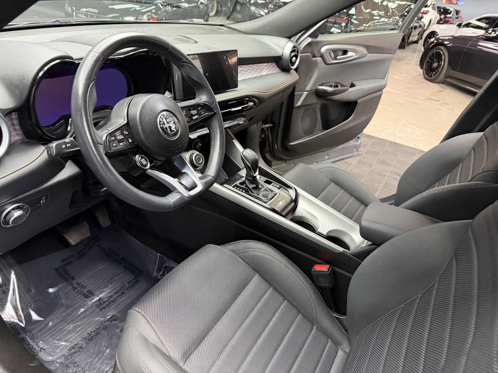Used 2024 Alfa Romeo Tonale Ti AWD/4WD image 31