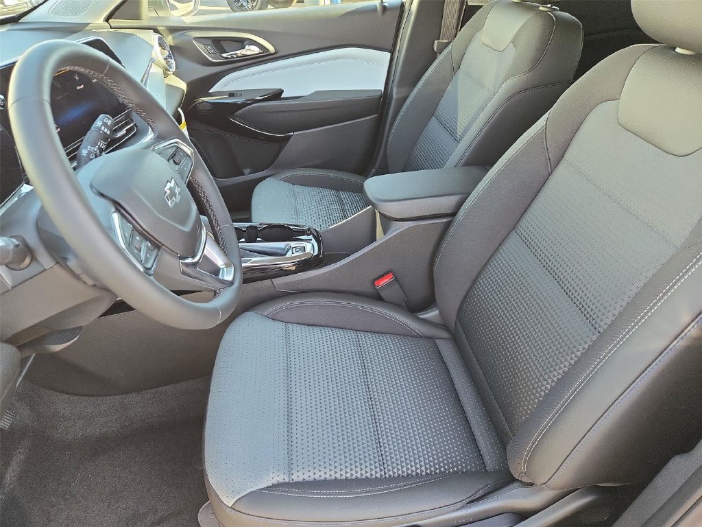New 2026 Chevrolet Trax LT w/ Driver Confidence Package FWD image 11